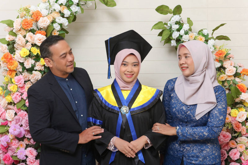 Foto Keluarga Wisuda Keren