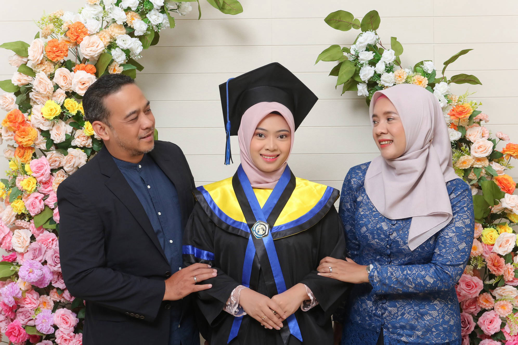 Foto Keluarga Wisuda Keren